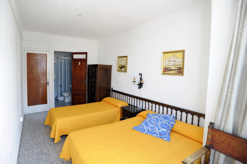 Hostal Can Marines Sant Carlos de la Ràpita Quarto foto
